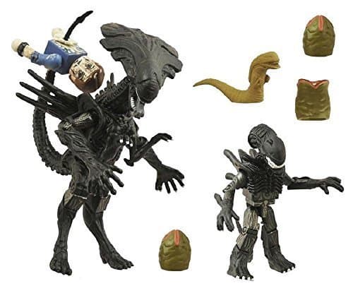 Aliens Queen Alien Minimates 2-pack set Featuring Warrior Alien & Battle Damaged Bishop by Aliens minimates
