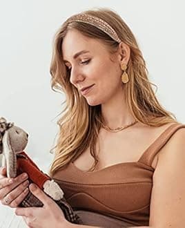 Wecoe Hairband, Crystal Rhinestone Headband for Women and Girls, Fashion Diamond Headband, Glitter Headbands, Sparkly Hair Band, Hair Accessories Gifts for Women Girls Ladies (Coffee)