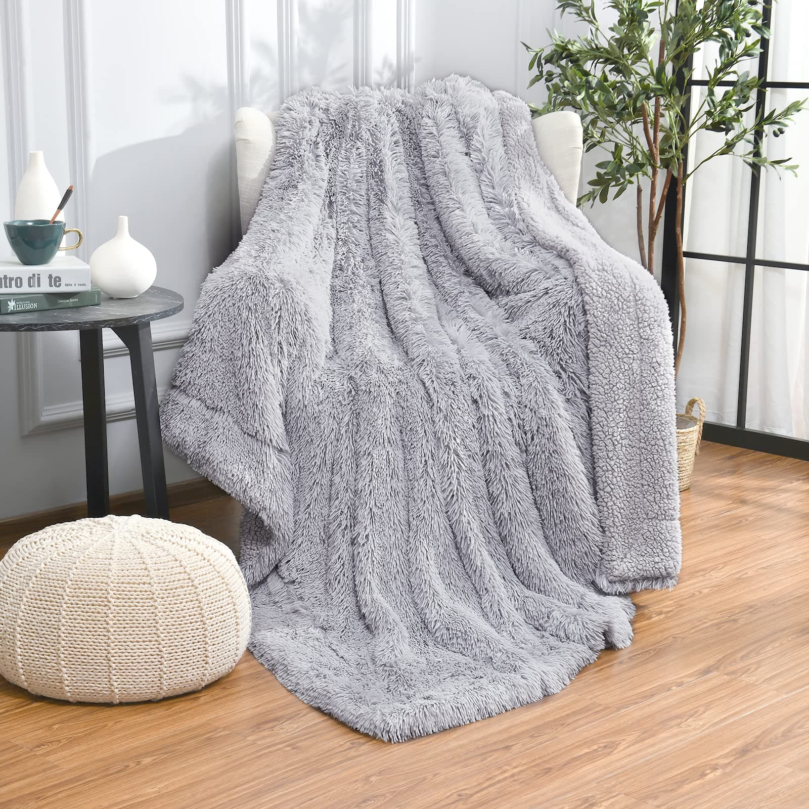 Soft throw blanket