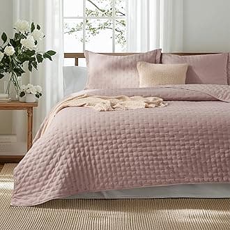 King Quilt - Dusty Rose Bedspread King Size & Lightweight Comforter, Country Cottage Coverlet with Clover Pattern, Ultra Soft All-Season Bedding, 106 x 96 Inches | Stitch-Free Quilting, Ultra Soft, Lightweight, Machine Washable, Pet-Friendly